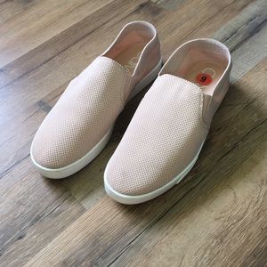 like new CK pink slip on sneakers size 9